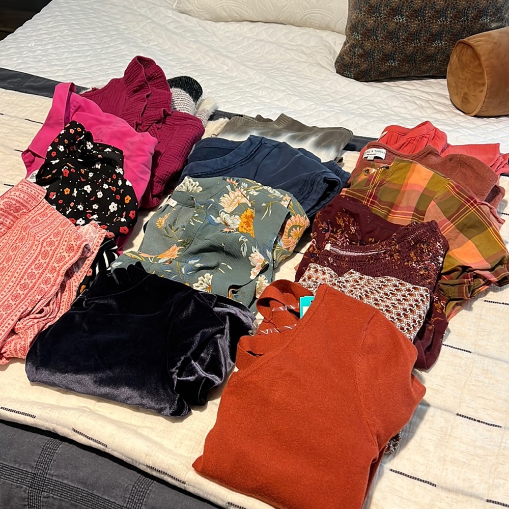 Bundle! 15 pieces.